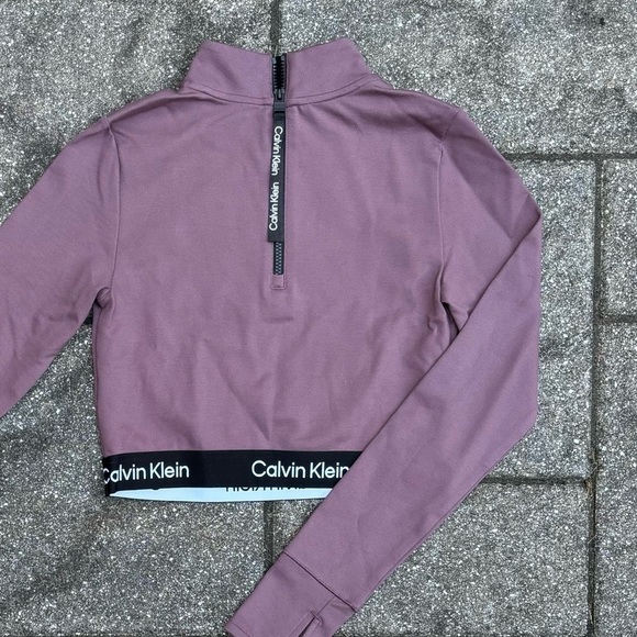 Women’s sporty Calvin Klein Performance top. - Picture 9 of 9